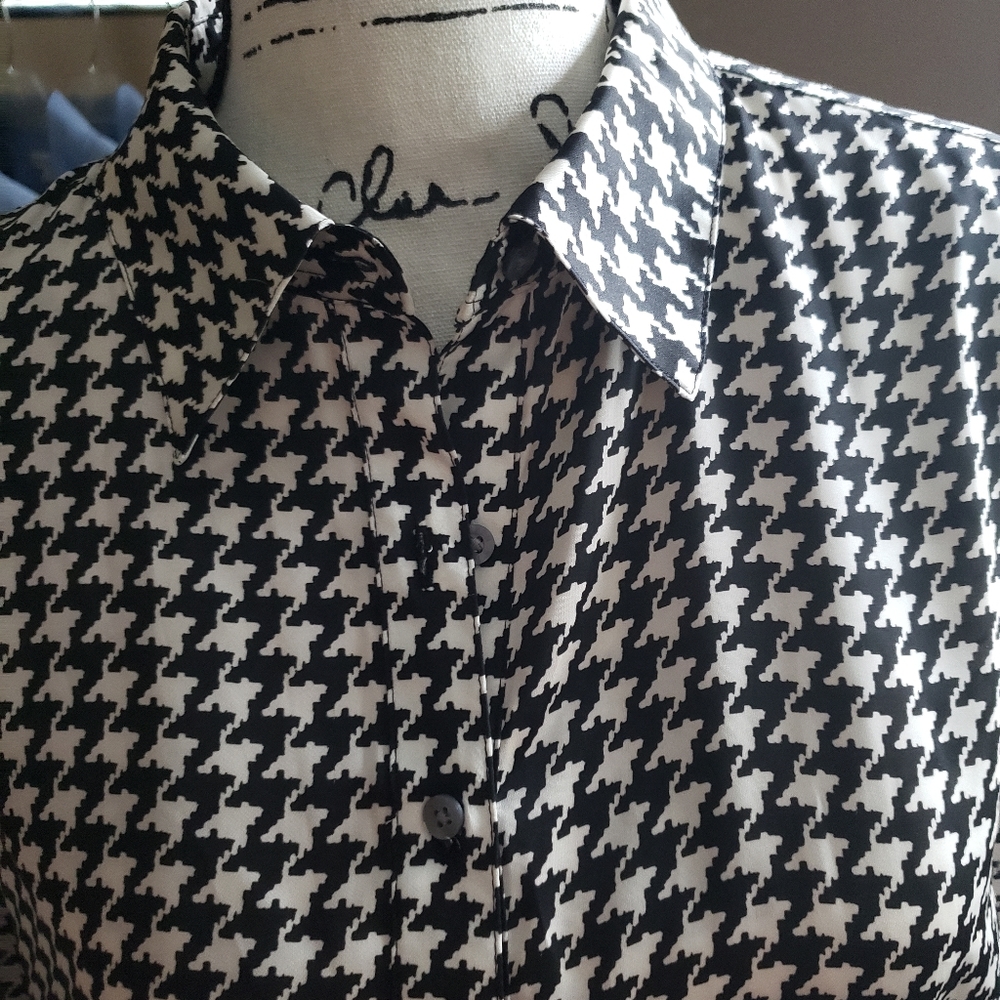 Black & white classic blouse